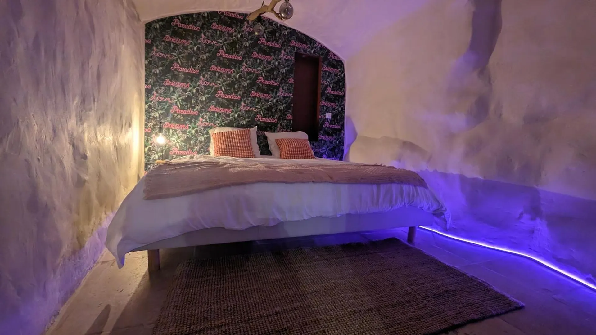 Suite Roch'Amore Troglodyte Romantique Et Unique La Garde  Apartment